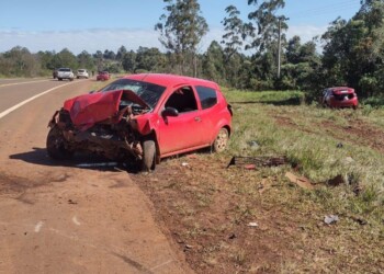 Choque frontal entre dos autos deja varios heridos
