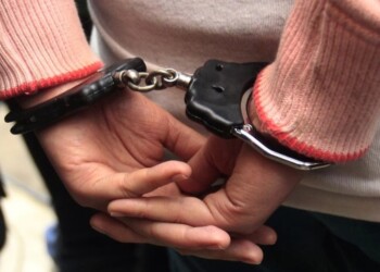 Detuvieron a una mujer sospechada de tramar el asalto a su novio en Alem