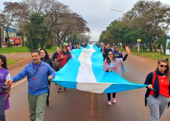 El FTEL marchó en la ruta 12 en Jardín América