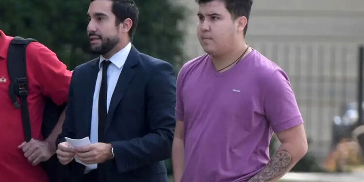 DETENIDO. El hacker está preso desde hace dos semanas, cuando se presentó de manera espontánea.