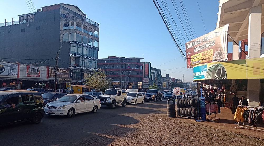 Poco movimiento comercial en Encarnación mientras esperan por el regreso de las compras argentinas