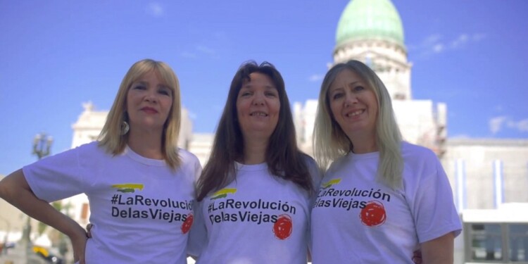 PRESENTES. El colectivo nacional busca hacer visible a las personas mayores, que suelen ser ignoradas de las tomas de decisiones políticas y comienzan a ser descartadas de la sociedad al superar una cierta edad.