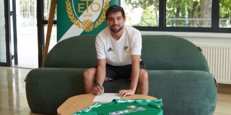 ESTAMPÓ LA FIRMA. Luciano llegó a Hungría y estampó su rubrica en el ETO FC de la localidad de Gyor.