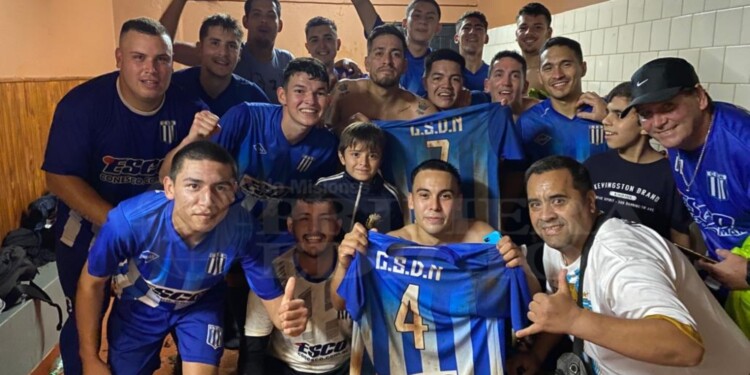 La alegría de Nacional en el vestuario tras alcanzar la clasificación a la siguiente ronda.