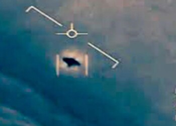 Ex oficial de inteligencia declaró bajo juramento que EEUU halló restos “no humanos” al investigar OVNIS