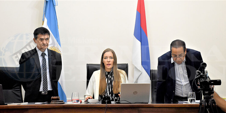 CONTROVERSIA. Los integrantes del tribunal de calle La Rioja nuevamente prohibieron el ingreso a periodistas, postura contraria a la que despliega el Tribunal Penal 2.