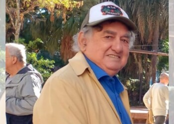 Docentes despidieron a Vitalino Acosta, uno de los jubilados fundadores y alma de Marea Blanca
