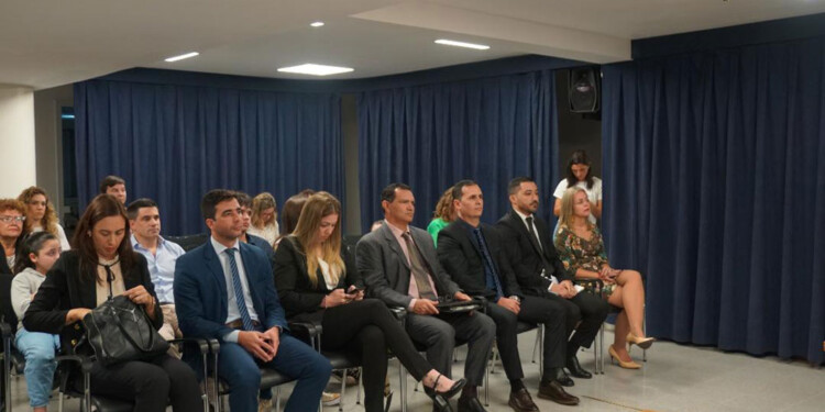 POSTULANTES. Cuando la Legislatura apruebe, serán jueces y defensores.