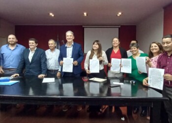 Docentes: gremios de la mesa de diálogo aceptaron la propuesta del Gobierno