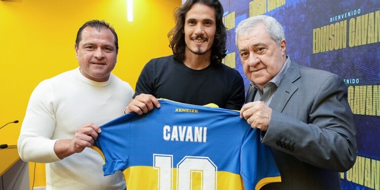 zzzznacd2NOTICIAS ARGENTINAS BAIRES, JULIO 31: El delantero uruguayo Edinson Cavani durante su presentación en la cancha de Boca. Foto NA: PRENSA BOCAzzzz