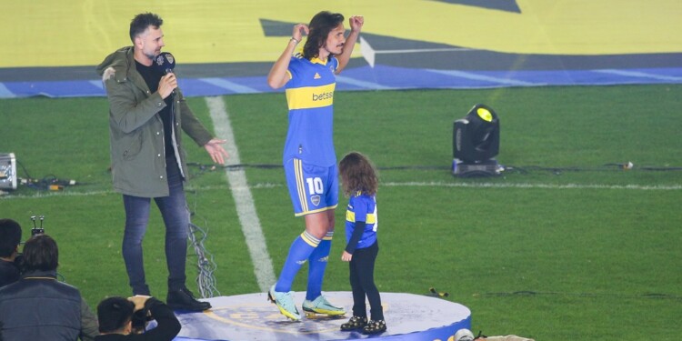 La Bombonera ya late con Cavani