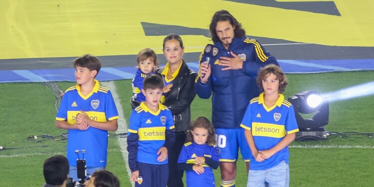 La Bombonera ya late con Cavani