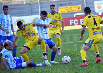 Crucero rescató un empate ante el líder para salir del fondo