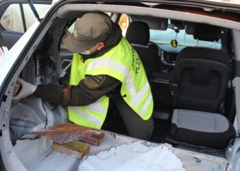 Escondía más de 70 kilos de cocaína en la carrocería