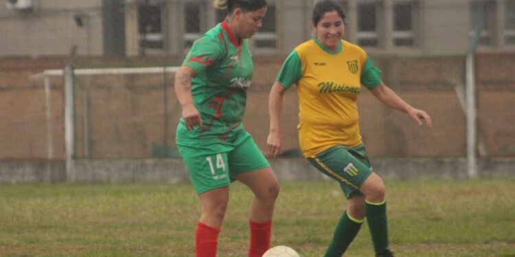 A PURA ACCIÓN. La octava fecha del torneo oficial femenino arranca mañana./ Gentileza  Liga Posadeña