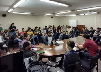 Estudiantes de historia piden rever los alcances del título