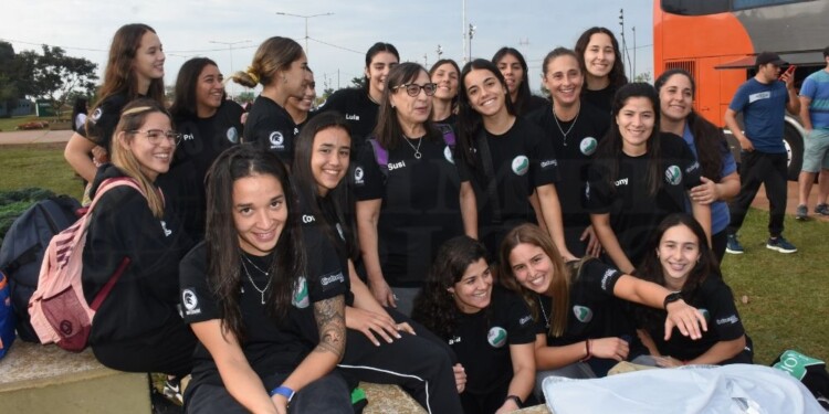 ILUSIONADAS. Las chicas de Misiones viajaron a Salta con el objetivo de alcanzar el ascenso en el Argentino.