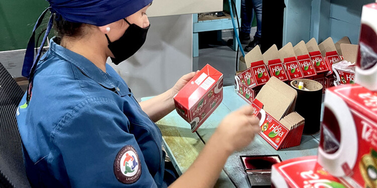 ESCASEZ DE INSUMOS. La cooperativa exige al Gobierno que agilice las importaciones para continuar la producción.