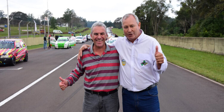 DEBUT. Lillieskold junto a Mieres, presidente de la FeMAD, el último finde. (Gentileza: Foto FeMAD)