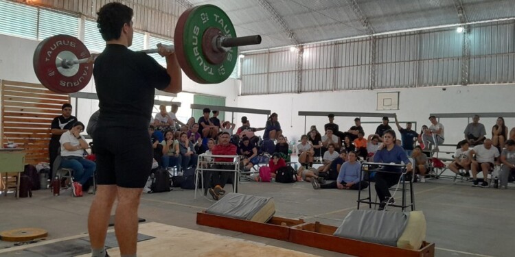 PESOS PESADOS. El posadeño Marcelo Verón, en uno de sus intentos en la categoría Sub-17, el finde en Corrientes.