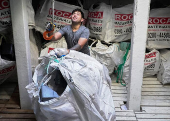 Reciclador argentino, primero en la región en ofrecer bonos de plástico al mercado internacional