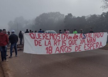 El Soberbio: manifestantes cortan la ruta provincial 2