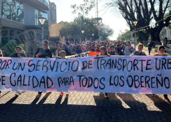 Masiva marcha en Oberá por el “mal servicio” del Grupo Z