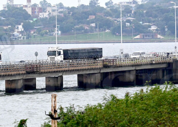 Paraguay pidió 30 días más para continuar evaluando si retira las filas sobre el puente