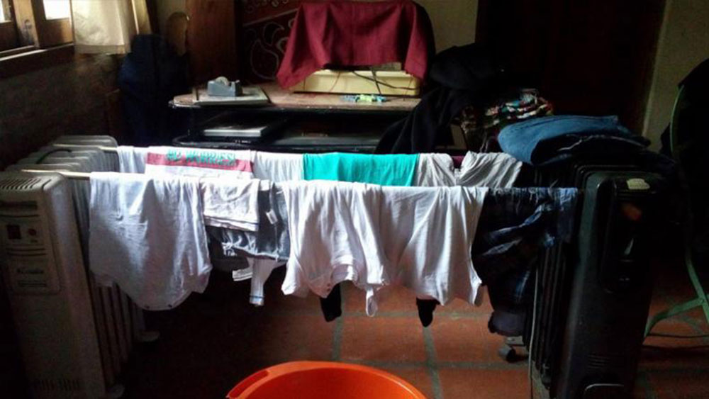 Desaconsejan uso de estufas y artefactos de calefacción para secar ropa en el hogar