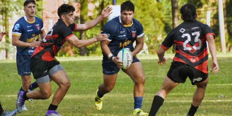 CLAVE EN LA PRIMERA LÍNEA. El potente pilar Santiago Esteche es uno de los referentes del pack “Azzurro”.