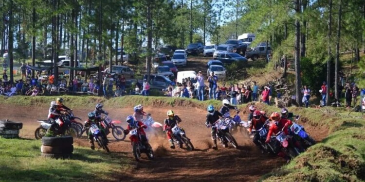 ACCIÓN. La competencia reunió a 70 pilotos de distintas categorías.