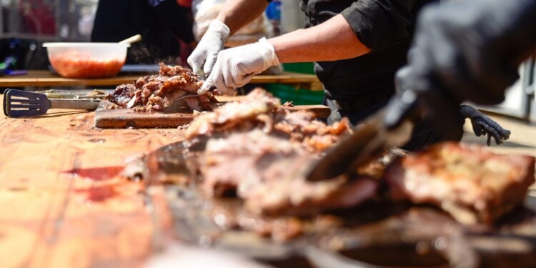 APLAUSOS PARA LOS ASADORES. El próximo domingo 6 de agosto, “La Dulce” recibirá el primer torneo del “Asador del Alto Uruguay”.