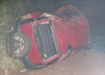 Una mujer fue secuestrada por su ex y se tiró del auto para evitar que la siga golpeando