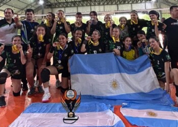 Las chicas del Sub-15 de Cataratas campeonas del Torneo Internacional Copa Iguazú Vóley 2023