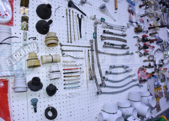 La devaluación dejó en la incertidumbre a las ferreterías