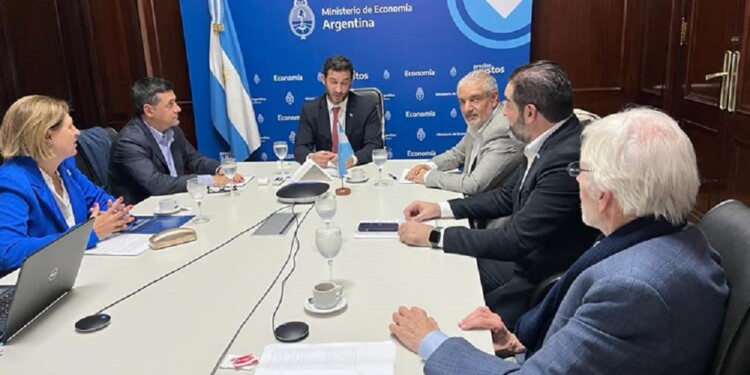 Directivos de CECHA se habían reunido este viernes con el secretario de Comercio, Matías Tombolini