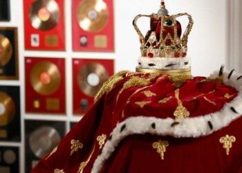Subastan objetos de Freddie Mercury