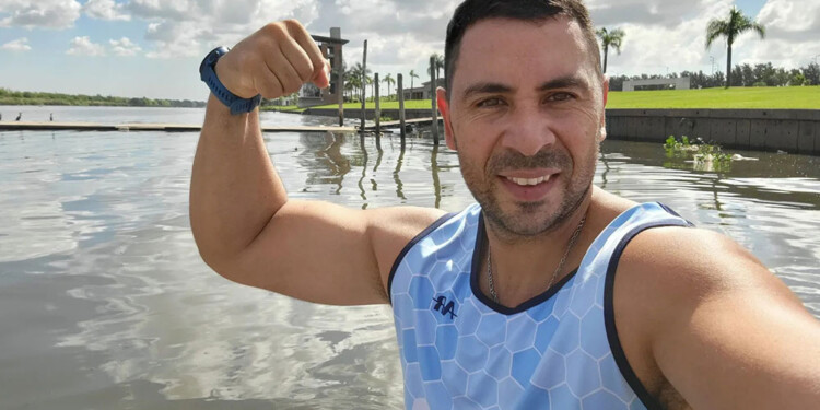 UN CRACK. Ariel Atamañuk sigue escribiendo su historia en el canotaje. Quiere clasificar a otro Juego Olímpico. (Foto: Facebook)