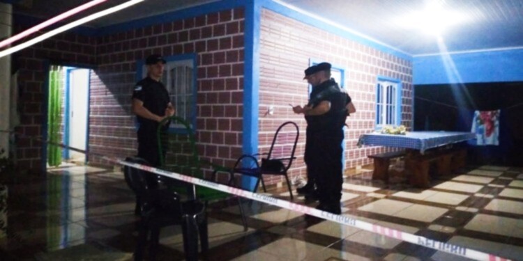 VIVIR CON MIEDO. Lo sucedido la noche del 12 de marzo, obligó a Rafael y su esposa a extremar las medidas de seguridad de la vivienda ubicada en el paraje Arroyo “Los Muertos” de Colonia Aurora.