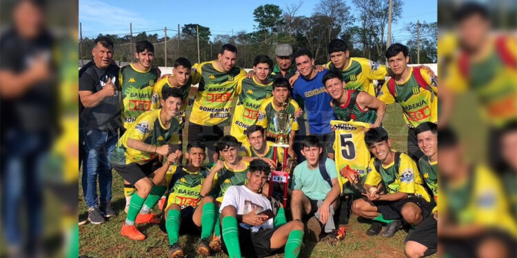 FIESTA POPULAR. El team de Puerto Esperanza dio la nota en la divisional.