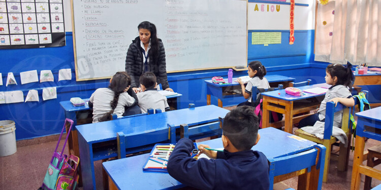 REFUERZO. Docentes se dedicaron a repasar contenidos durante el paro.