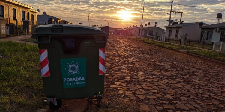 Los contenedores fueron estratégicamente distribuidos a lo largo de Itaembé Guazú