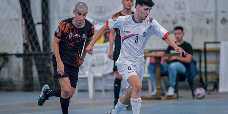ILUSIÓN. Los chicos posadeños iban en busca de la clasificación a semis. (Gentileza Asociación Tucumán de Fútbol de Salón)