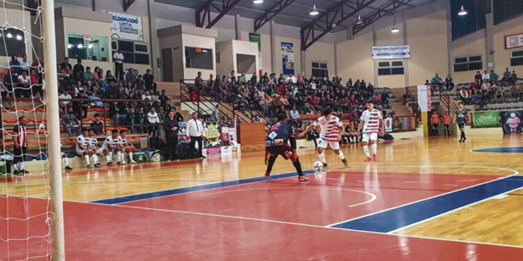 BUEN MARCO. Los espectadores acompañan noche tras noche en Eldorado. (Gentileza C. Reble)