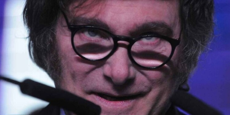 El plan completo del candidato más votado en las PASO necesita un plazo de casi cuatro décadas.