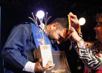 El docente Julio Pereyra recibió un importante premio en Ecuador