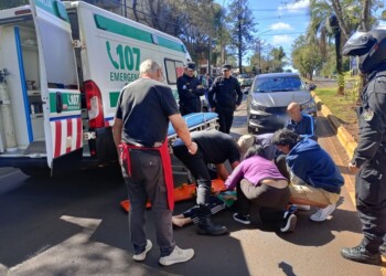 Menor lesionado tras ser embestido por un auto