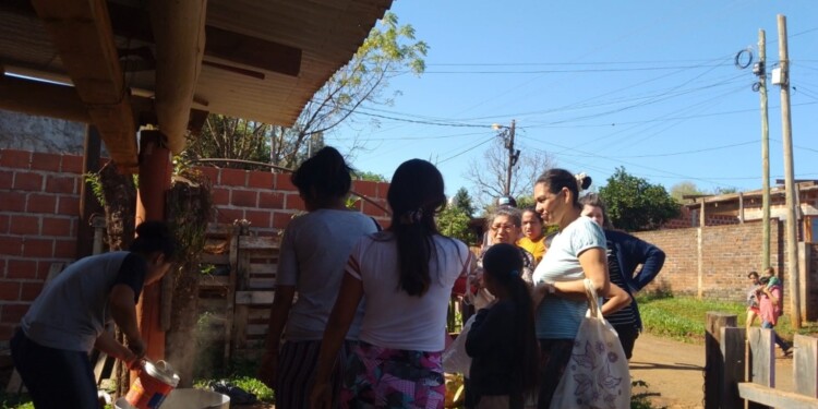 CADA VEZ MÁS FAMILIAS . Según las responsables del merendero Rayito de Sol del Barrio Belén, por cada familia que reciben son al menos tres niños.