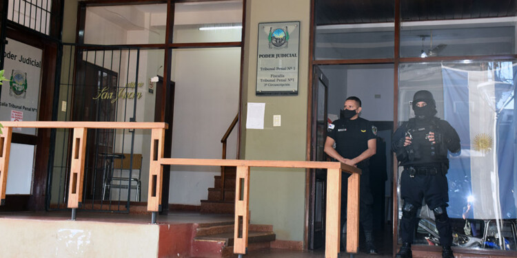 RECLAMO DE JUSTICIA. Las víctimas y sus familiares aguardan con expectativas el desarrollo del juicio oral.