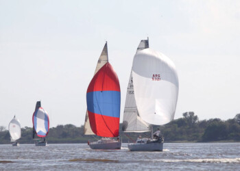 Cinco días de travesía náutica Asunción-Corrientes